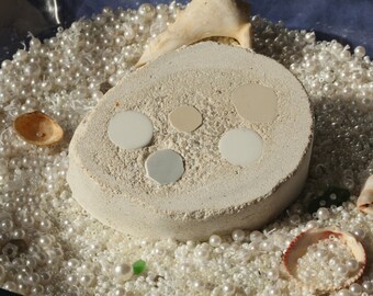 Block / paperweight / book / ornament / ISLAND
