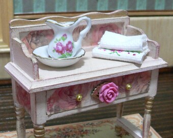 Toilet table with accessories 1:12 dollhouse, furniture in miniature.
