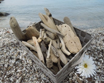 Large Bulk Driftwood, 100 Driftwood Pieces Approximately 2"-12", Drift Wood Supplies for Crafts, Beach Wedding Decor, Lake House Decor