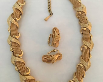 Gold braid Necklace & Earrings
