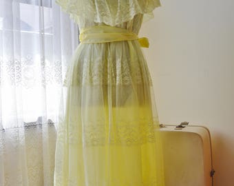 lemonade dress ~ vintage 70s pale yellow lace dress