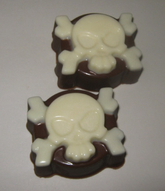 One dozen skull and crossbone chocolate covered oreo sandwich cookie party favors