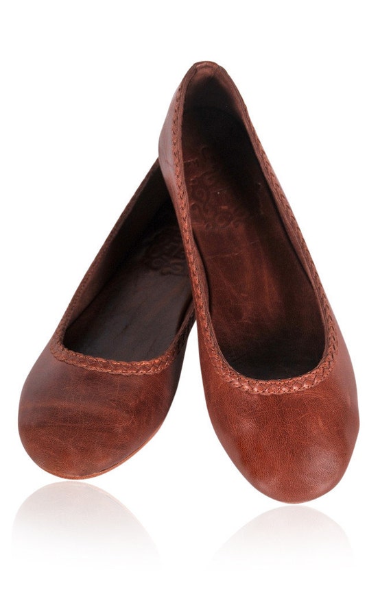 AISÃ. Leather flat shoes / leather ballet flats / brown
