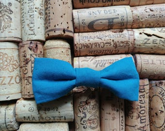 Bow tie. Bow tie: the bottom of the river