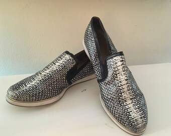 Black & white pointed toe slip on tennis shoes sz 7