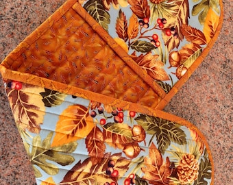Double Oven Mitt, Quilted oven Pot Holder, Insul Bright padded casserole dish holder, autumn colours pot holder