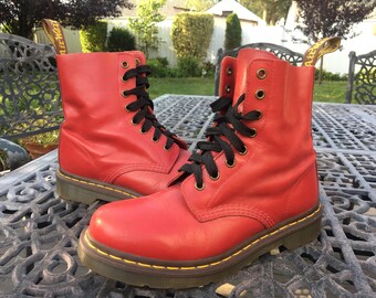 vintage 90s cherry red doc marten boots classic grunge