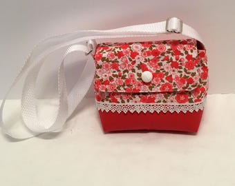 C31- Wee Bag: fresh red and pink flower pattern on a white background shoulder purse with adjustable handle
