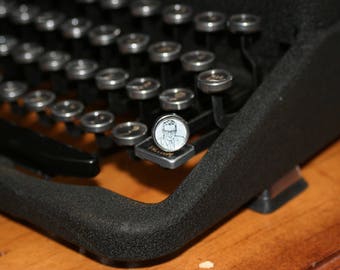 Antique Typewriter Key Pin (Gentleman)