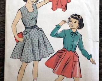 Vintage 1940s Advance #5381 sewing pattern - Girl's size 8 - Breast 26" - jumper and jacket COMPLETE PATTERN - not printed - 2 Available