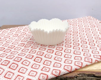 Pure White Petal Cup,Cupcake Liner, Cupcake Papers, Cupcakes, Cupcake Supplies, Baking Supply, Scalloped Edge, Cupcake Wrapper