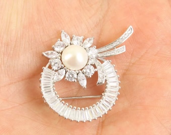 sterling silver Pearl topaz brooch