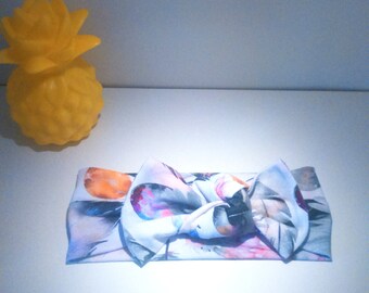 Headband / / flowers and feathers.