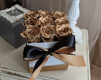 Preserved bouquet of Roses that last a year, Enchanted Rose Arrangement, Box of roses, Forever Roses, Preserved Gold Roses, Rose Gold Gift