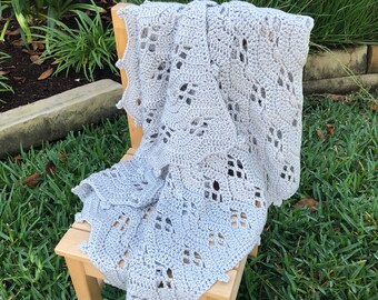 Lacy scalloped wave baby blanket