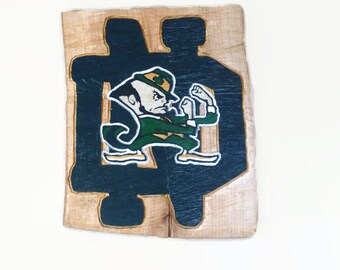 Notre Dame Fighting Irish Sign, Notre Dame wood log slice sign, Notre Dame sports sign, Notre Dame home decor, Notre Dame husband gift