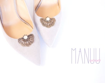 Antique gold embellishmnts - Shoe clips Manuu, Shoe jewelry, Wedding shoe clips, Bridal shoe clips
