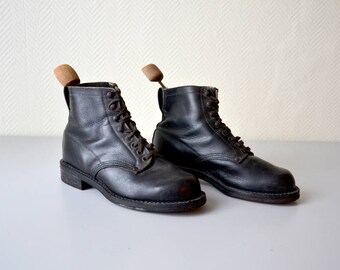 Stivali stivali vintage / coppia di nero scarpe di cuoio / calzature Satana in legno / size 40