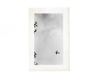 VINTAGE ORIGINAL PHOTOGRAPH - Airplane, flight, sky, Black and White Photo