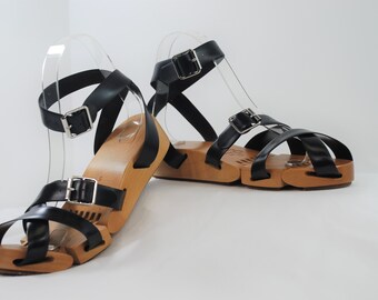 Reproduction Flexible Sandal