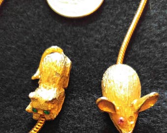 Cat & Mouse Gold Tone Chain Bookmark