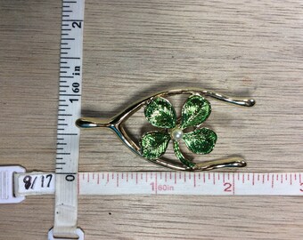 Vintage Gerry's Gold Toned Pin Brooch Wishbone Four Leaf Clover Green Enamel Faux Pearl Used