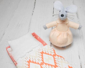 Mothers day stuffed animal mouse in matchbox felt mice hand made doll miniature animal champagne gift under 25 mom gift