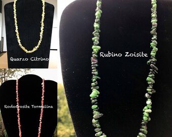 Collana Chips Rubino Zoisite, Rodocrosite e Tormalina Rosa, Quarzo Citrino, chiusura con moschettone, finitura argento 999, nichel free.