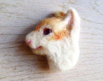 Cat felt brooch/cat brooch/needlefelt brooch/cat pin/kitty brooch/cute/needleart/child present/safe wool/