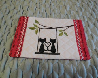 EMBROIDERED MUG RUG