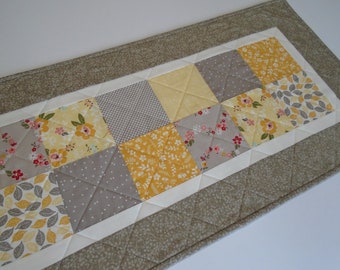 Quilted Table Runner in Yellow and Gray, Retro Floral Quilted Table Topper, Vintage Style Quilted Table Runner, Patchwork Table Runner Quilt