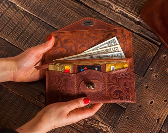 Passport wallet,Engraved Wallet gift,Custom leather wallet,Women leather handbag,Wallet for women,Engraved leather wallet