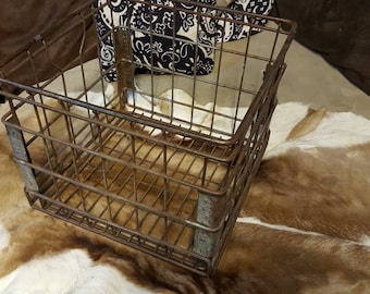 Vintage Rustic Metal Milk Bottle Crate. Dean Co. 1982