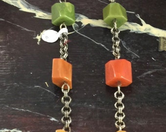 1950s bakelite long necklace with metal chain between beads,multicolors