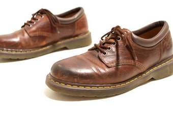 mens size 9 DOC MARTENS style brown leather 90s BROGUES 4 eyelets shoes