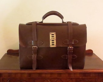 Dads Grads Sale Multi-gusseted Brown Bridle Leather Briefcase With Brass Hardware- Very Nice