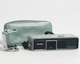Minolta 16 Sub-Miniature Camera with Case and Tripod Mount//Vintage Spy Camera