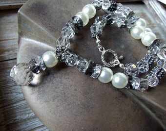 Boho wedding NECKLACE, statement necklace, Czech crystals and pearls necklace, pendant necklace, luxurious necklace & teardrop briolette