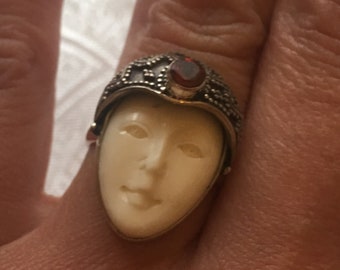carved Balinese goddess, sterling 925 silver ring / size 57