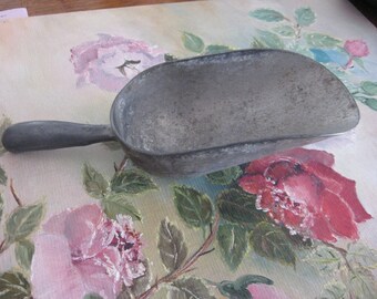 Vintage Old aluminum Scoop Feed Scoop Kitchen Scoop