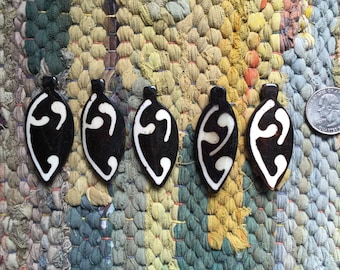 5 PCS Ebony Buffalo Bone Leaf Pendants with Batiking