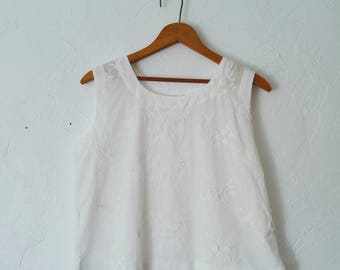 Vintage Handmade White Floral Applique Tank Scoop Neck Blouse
