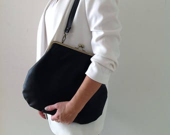 Black Shoulder Bag, Black Handbag , Vegan Handbag for woman , Faux Leather handbag , Faux Leather Purse , Kiss Lock Purse, Woman handbag