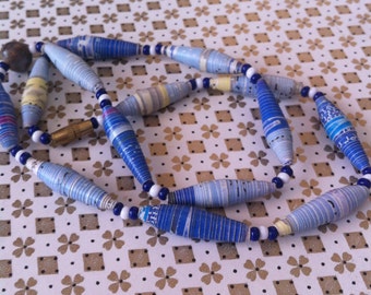 vintage paper beads necklace 16 ins with screw clasp