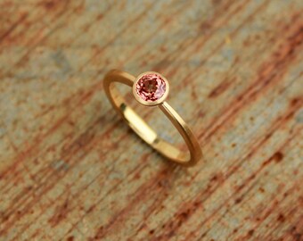 18k ring with sapphire