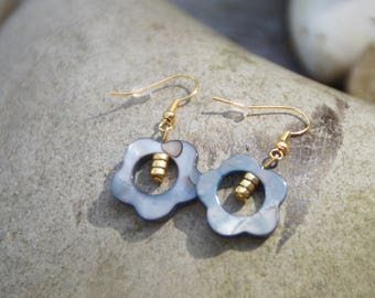 Mother of Pearl flower earrings and gold bead