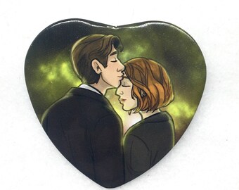 X-Files Mulder and Scully kiss XFiles heart shaped 2" pinback button