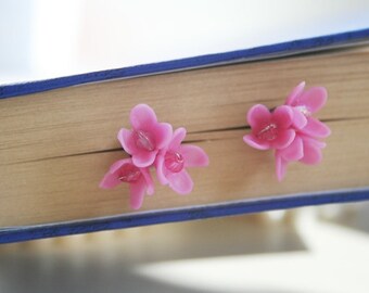 Pink flower jewelry - lilac stads earrings - pink flower earrings - floral earrings - flower jewelry - floral jewelry - botanical jewelry