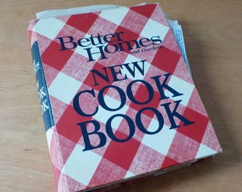 Vintage GBetter Homes and Gardens New Cookbook • Vintage Red Check 1970s Ring Bound Cookbook
