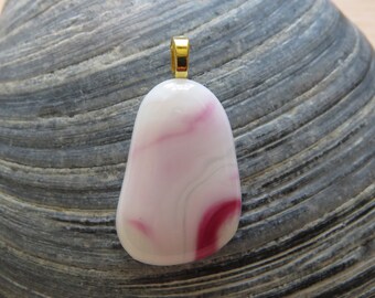 0255 - White and Red Marbled Fused Glass Pendant